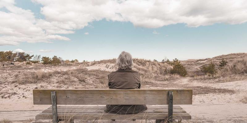 从复古网站到零信任架构：网络技术演进下的企业内网安全实践