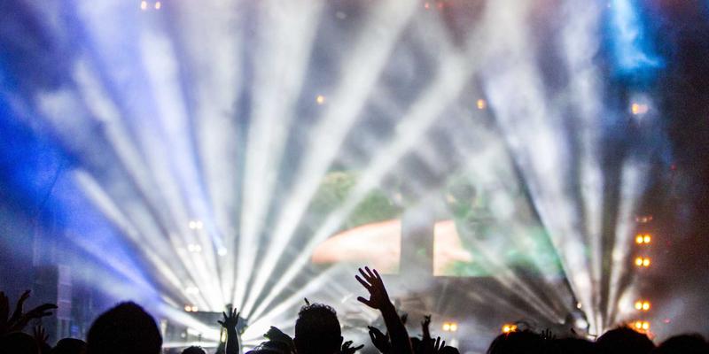 时间敏感网络(TSN)：重塑工业自动化的确定性未来与部署实战指南