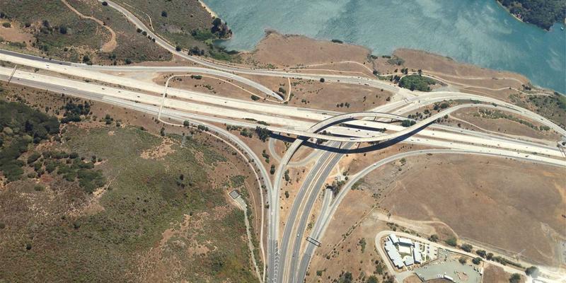 编程开发新利器：网络功能虚拟化如何驱动电信云转型与资源优化